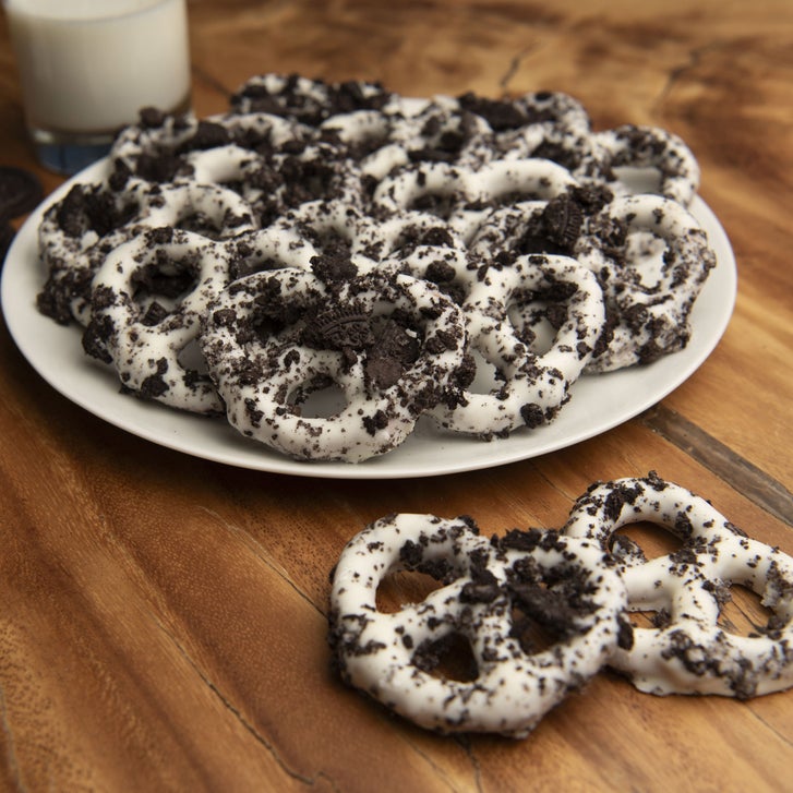 Sweet Penny Toffee and Cookies N' Creme Pretzel Assortment, 64 oz, 60-count