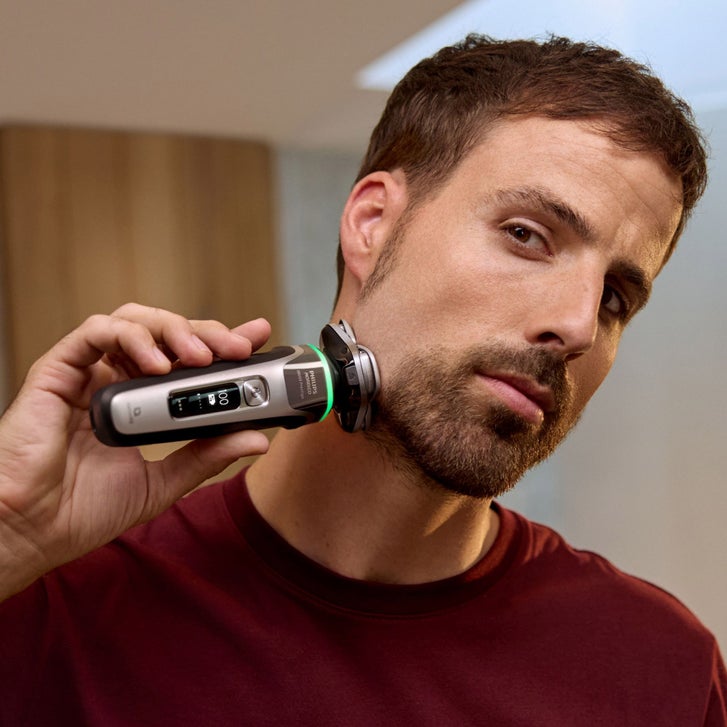 Philips Norelco i9000 Prestige Electric Wet and Dry Shaver Powered by AI